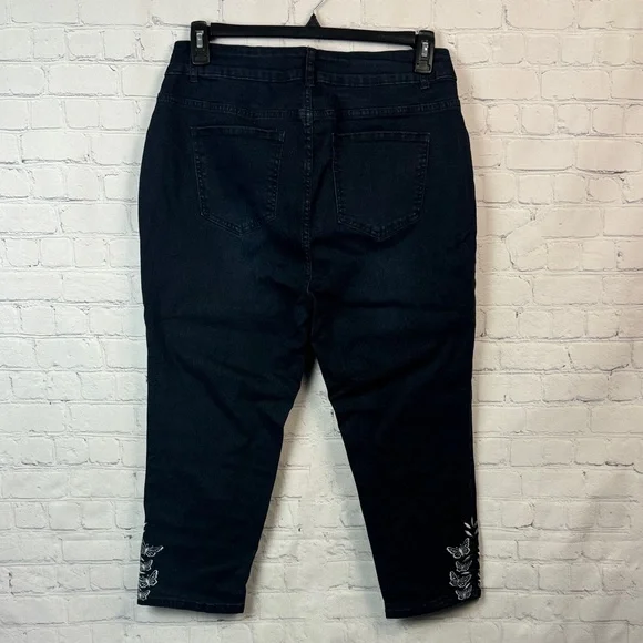 BloomChic Dark Blue Cropped Jeans with Embroidery Butterfly Detail Plus Size 14 - Picture 7 of 8
